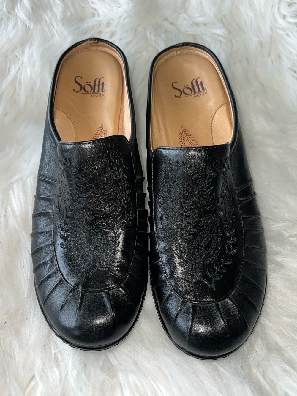 Sofft Women Black Slip-On Loafers